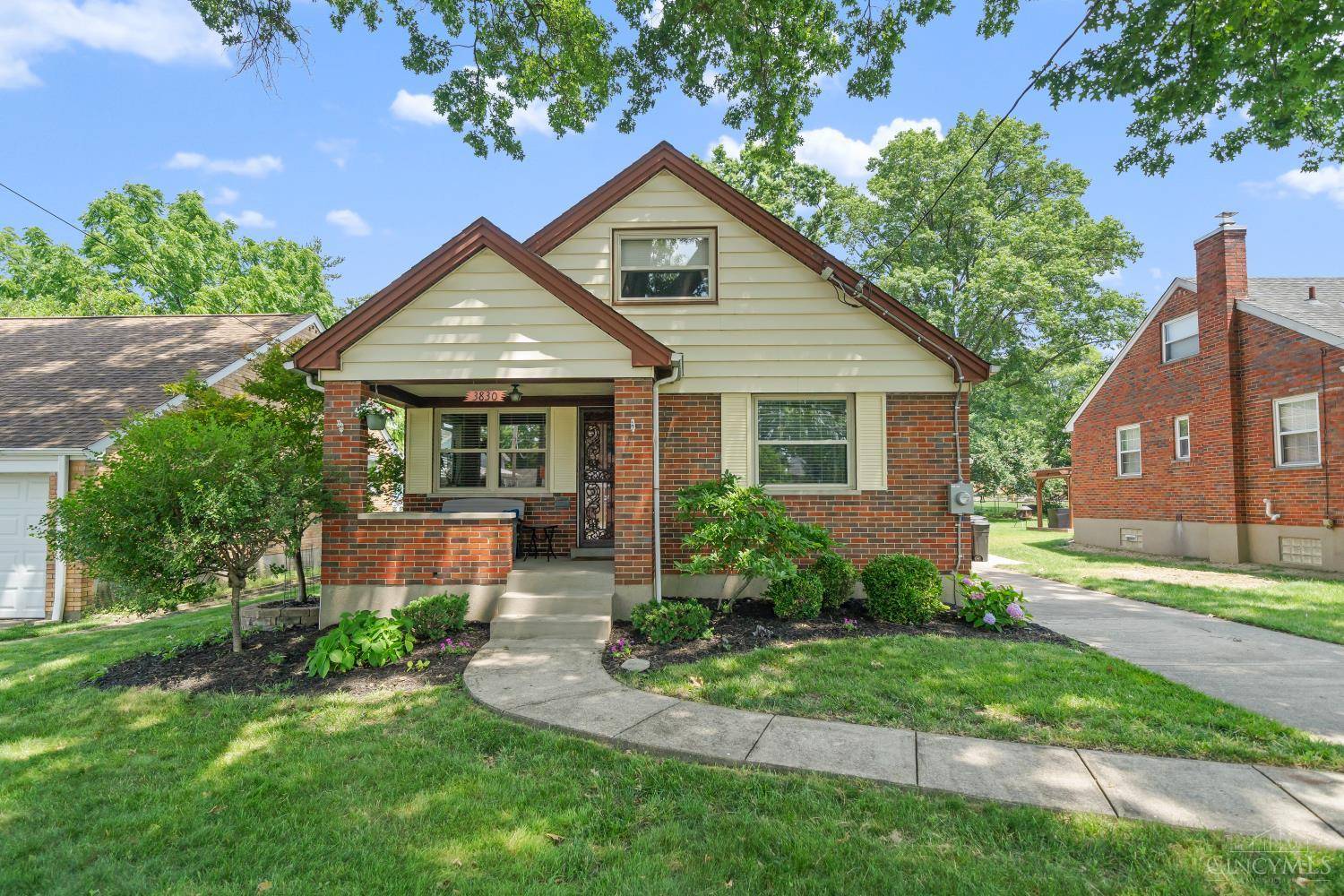 3830 Section Rd, Silverton, OH 45236