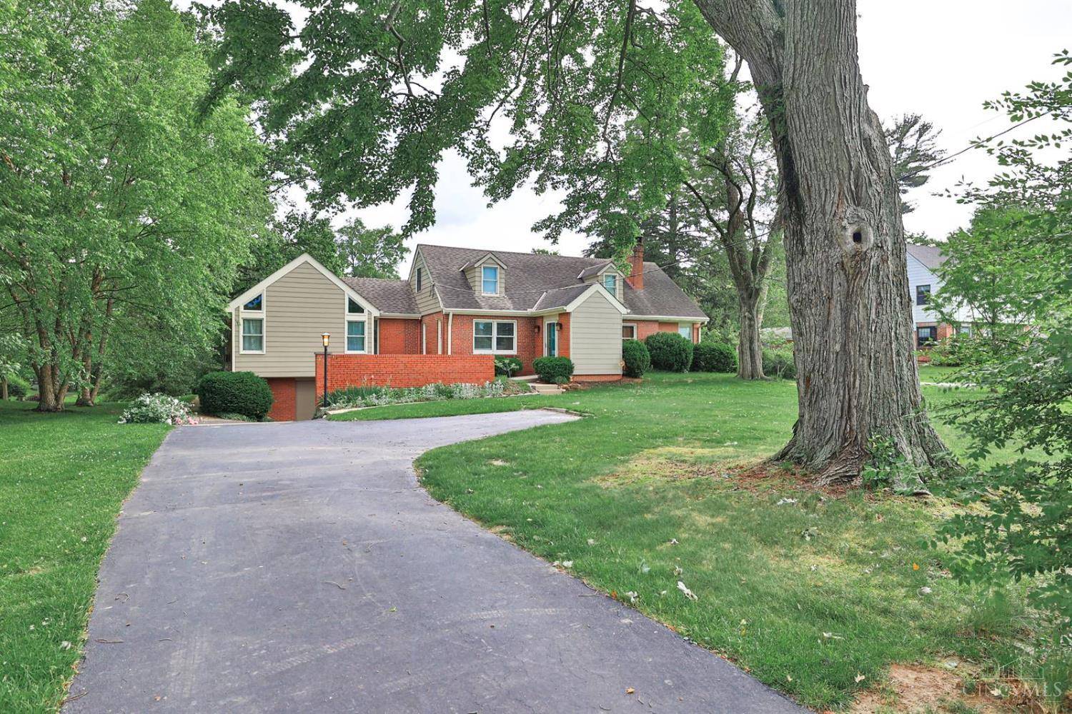 6794 Shawnee Run Rd, Madeira, OH 45243