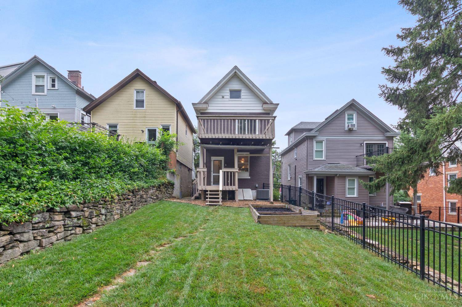 Cincinnati, OH 45226,3554 Handman Ave