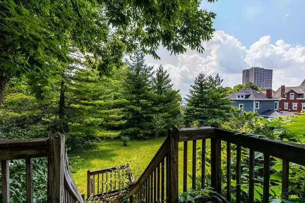 Cincinnati, OH 45204,942 Summit Ave