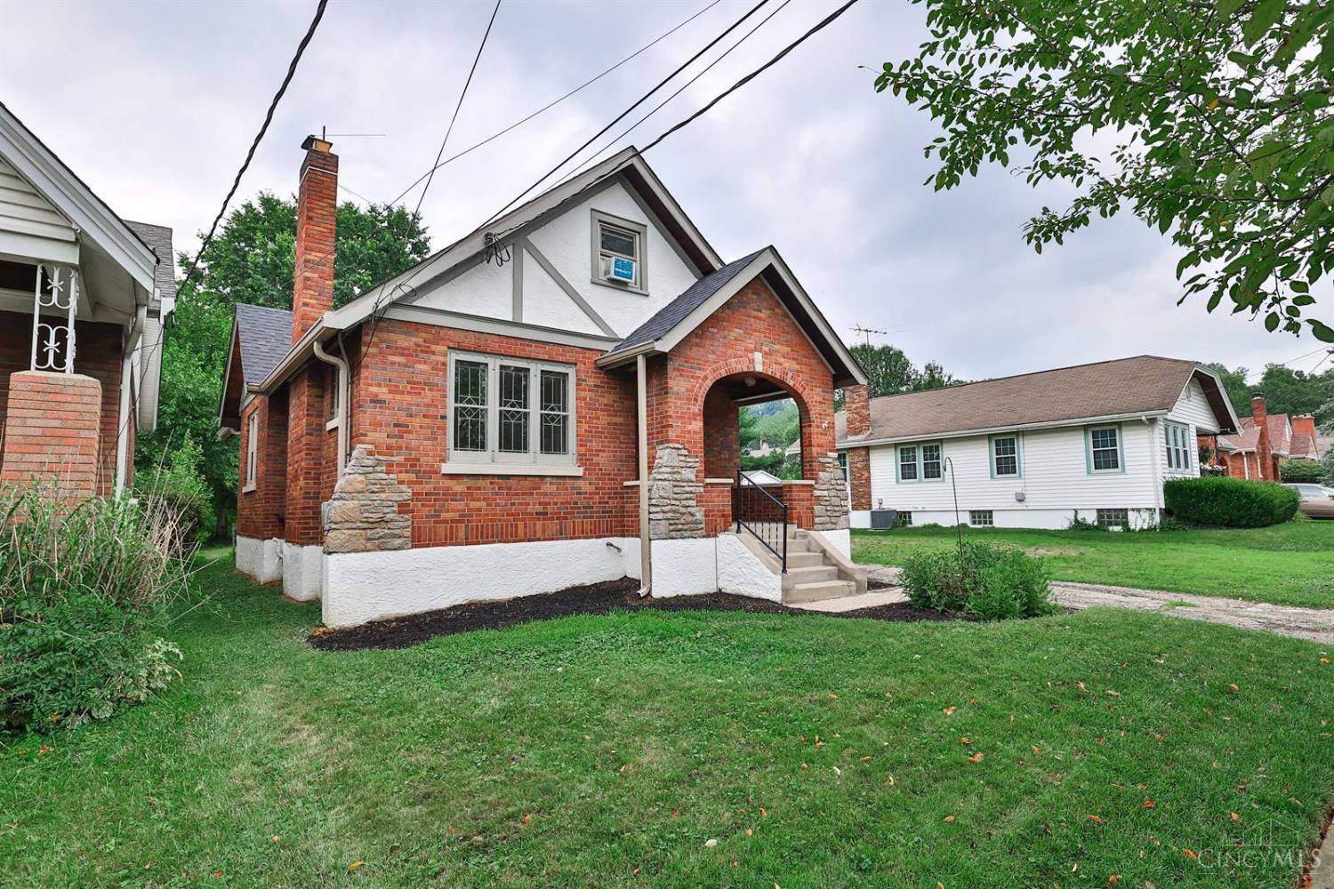 Cincinnati, OH 45227,6926 Palmetto St