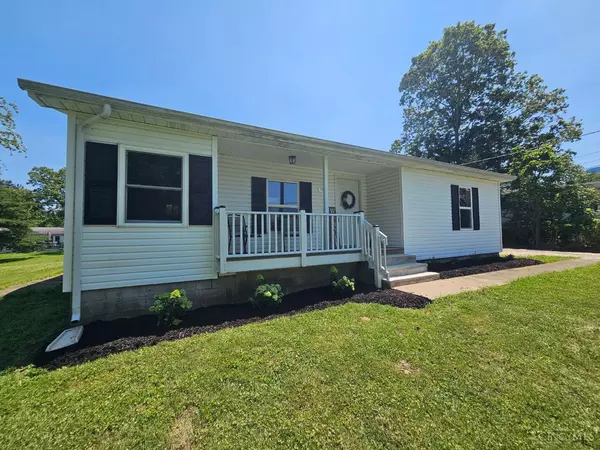5708 Cochran Rd, Hamilton Twp, OH 45152