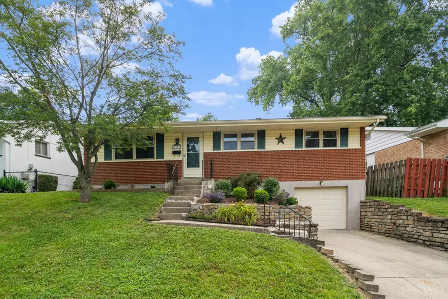 5333 Briarhill Dr, Delhi Twp, OH 45238