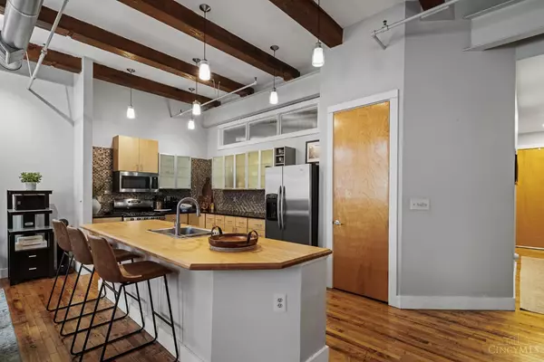 Cincinnati, OH 45202,26 E Sixth St #403