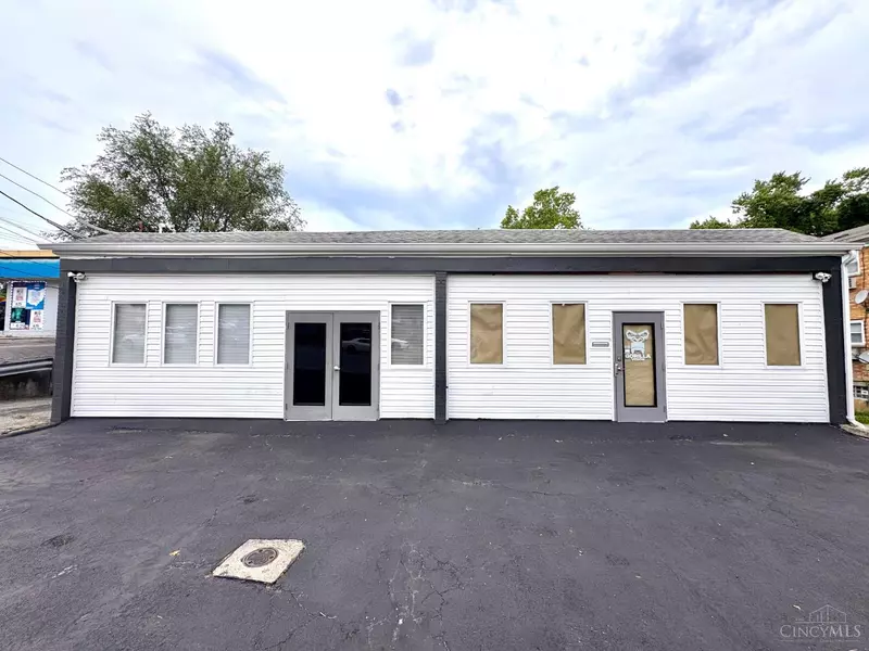 8227 Daly Rd, Cincinnati, OH 45231