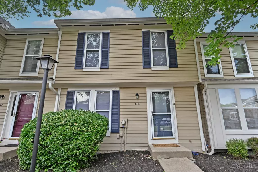 3016 Stratford Ct, Loveland, OH 45140