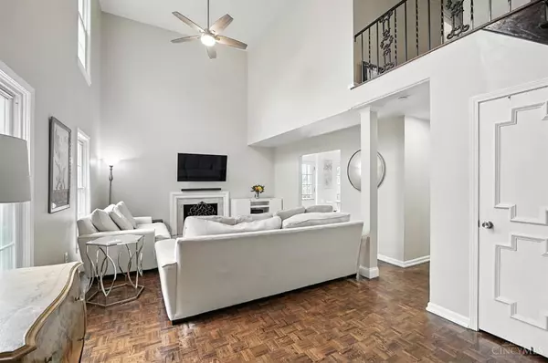 Cincinnati, OH 45220,854 Rue De La Paix #B1