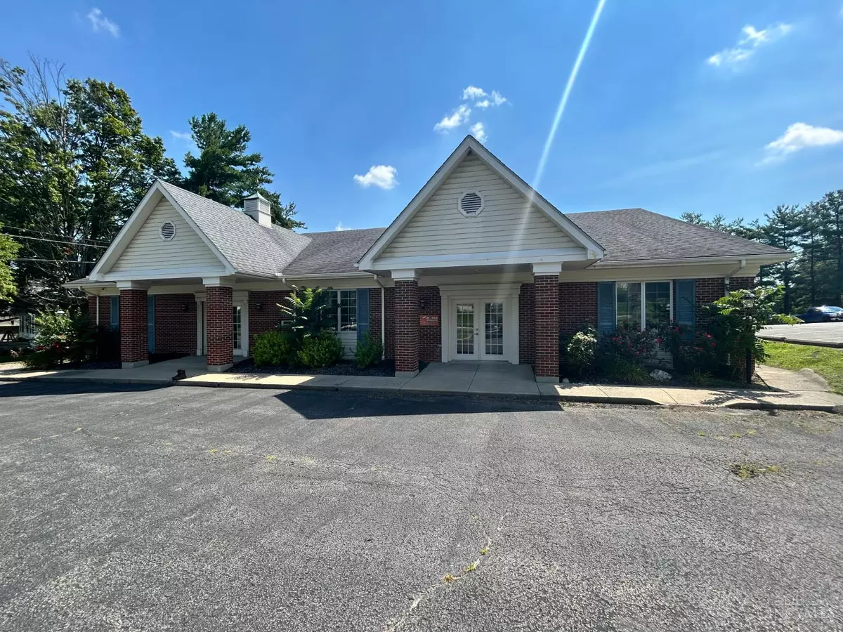 Hillsboro, OH 45133,902 N High St