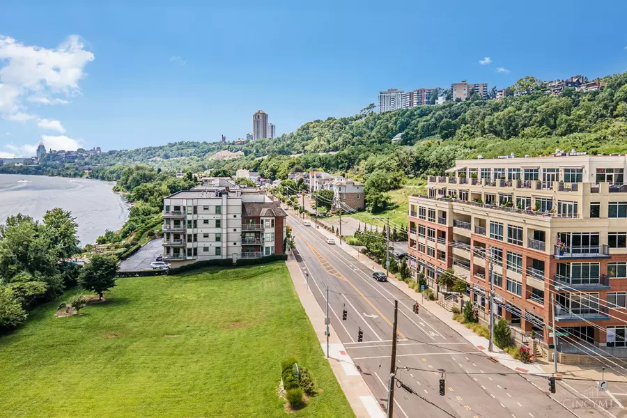 2260 Riverside Dr #206, Cincinnati, OH 45202