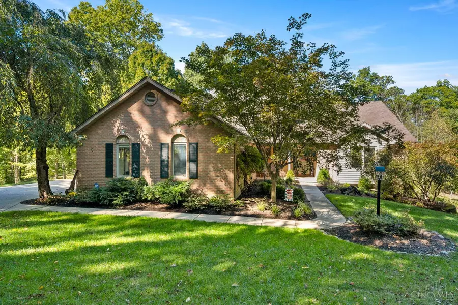 8337 War Admiral Dr, Miami Twp, OH 45052