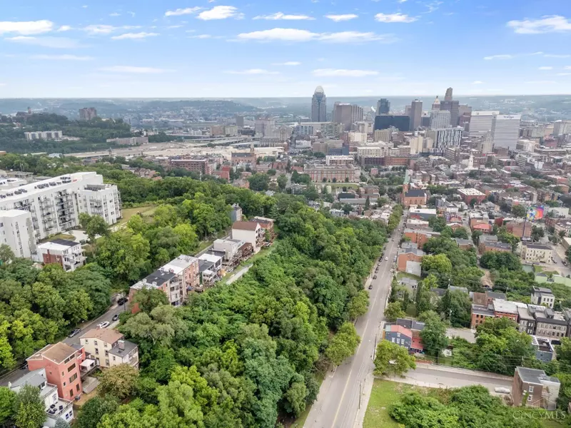 1861 Walker St, Cincinnati, OH 45202