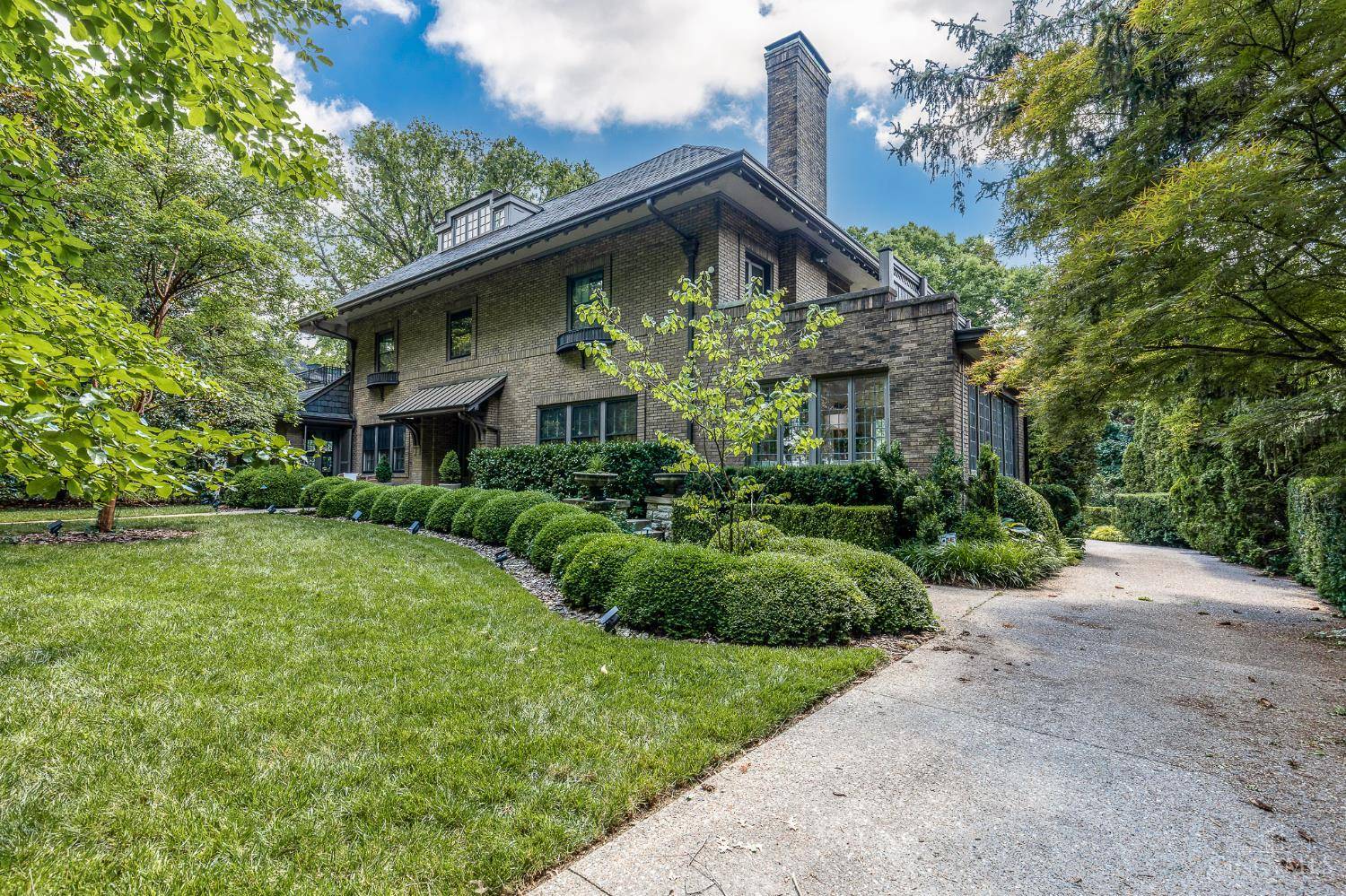 Cincinnati, OH 45229,4061 Beechwood Ave