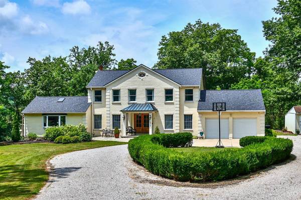 572 Locust Corner Rd, Pierce Twp, OH 45245