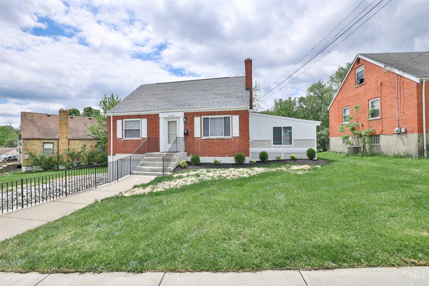 2729 Hennge Dr, Colerain Twp, OH 45239