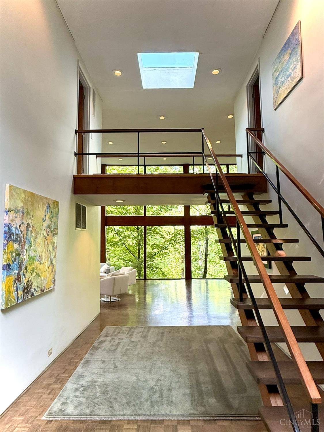 Cincinnati, OH 45220,144 Lafayette Ln