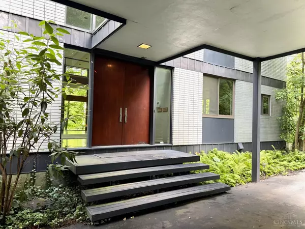 Cincinnati, OH 45220,144 Lafayette Ln