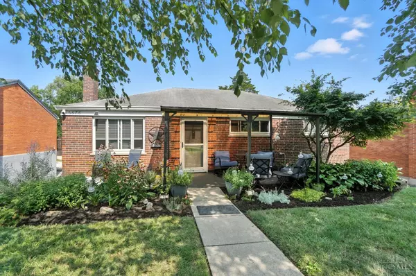 6676 Daleview Rd, Colerain Twp, OH 45247