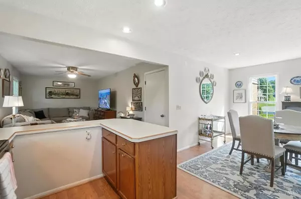 Cincinnati, OH 45247,8211 Fawn Lake Ct