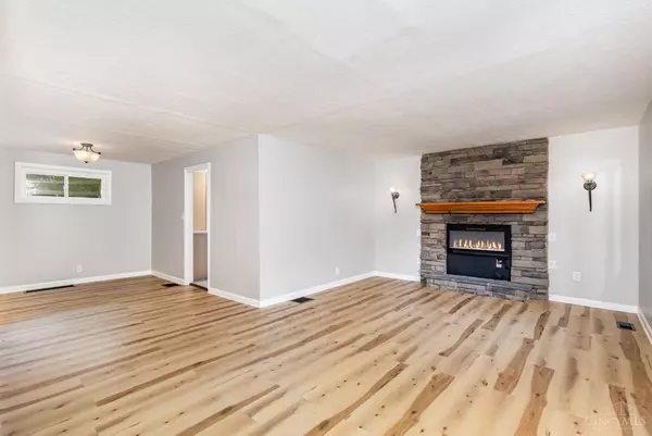 Greenhills, OH 45218,211 Farragut Rd