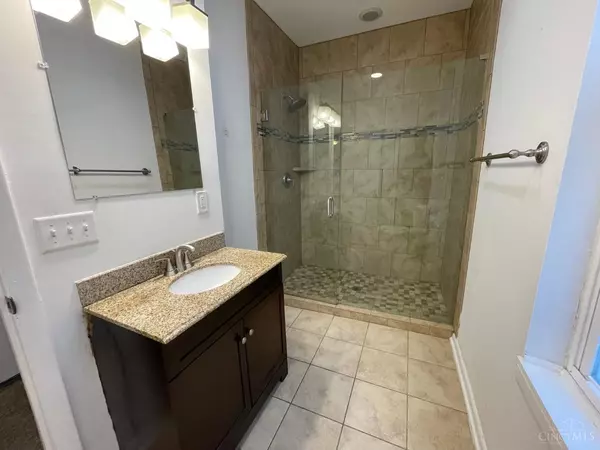 Cincinnati, OH 45202,1031 Celestial St