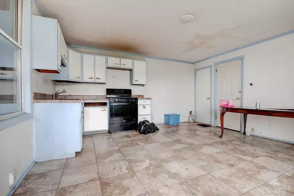 Elmwood Place, OH 45216,201 Maple St