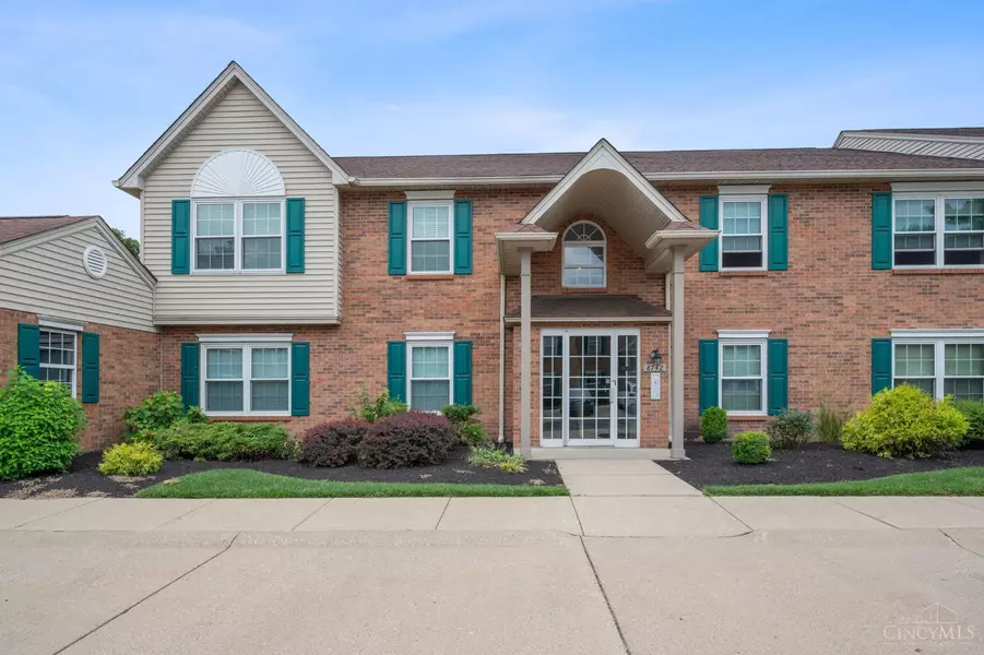 8742 Carrousel Park Cir #90, Colerain Twp, OH 45251