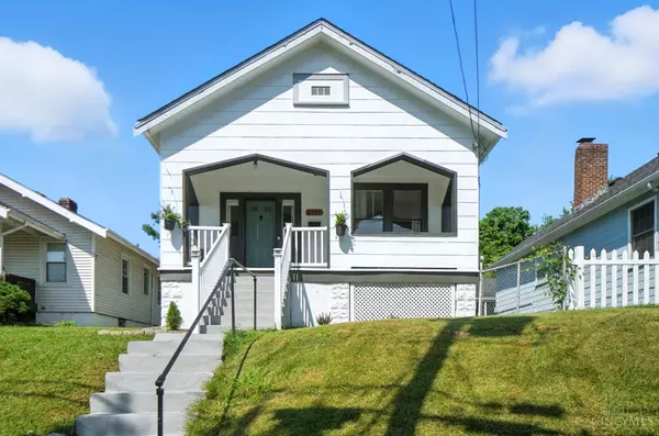 6585 Parrish Ave, North College Hill, OH 45239
