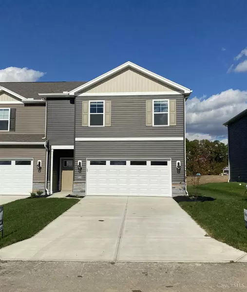 1882 Vista Lake Dr, Goshen Twp, OH 45122