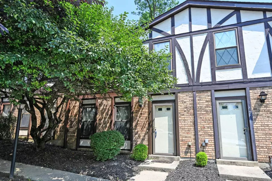 1676 Devils Backbone Rd, Green Twp, OH 45233