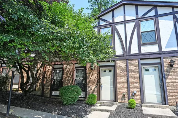 1676 Devils Backbone Rd, Green Twp, OH 45233
