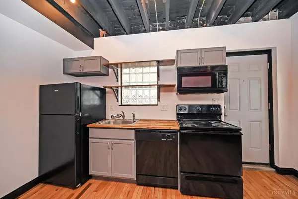 Cincinnati, OH 45202,226 E Clifton Ave