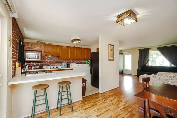 Springdale, OH 45246,982 Pilgrim Pl