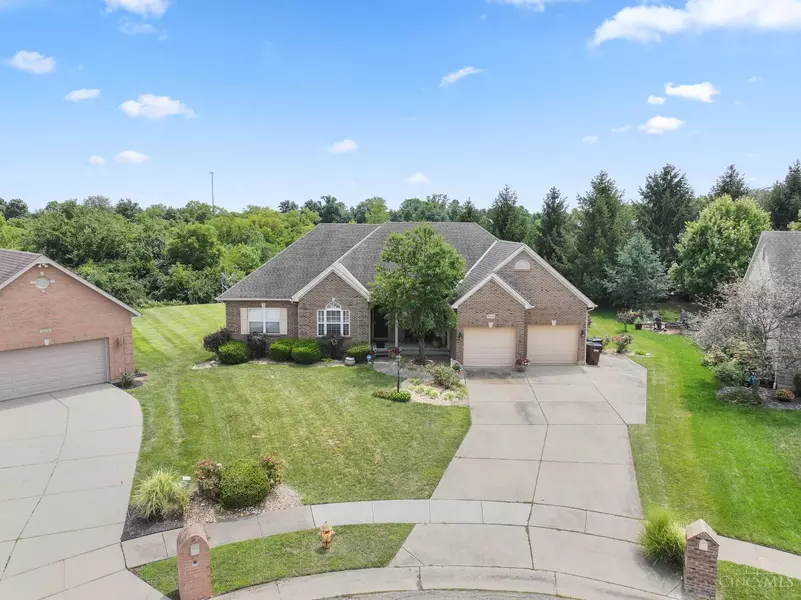 1533 Winford Ct, Forest Park, OH 45240