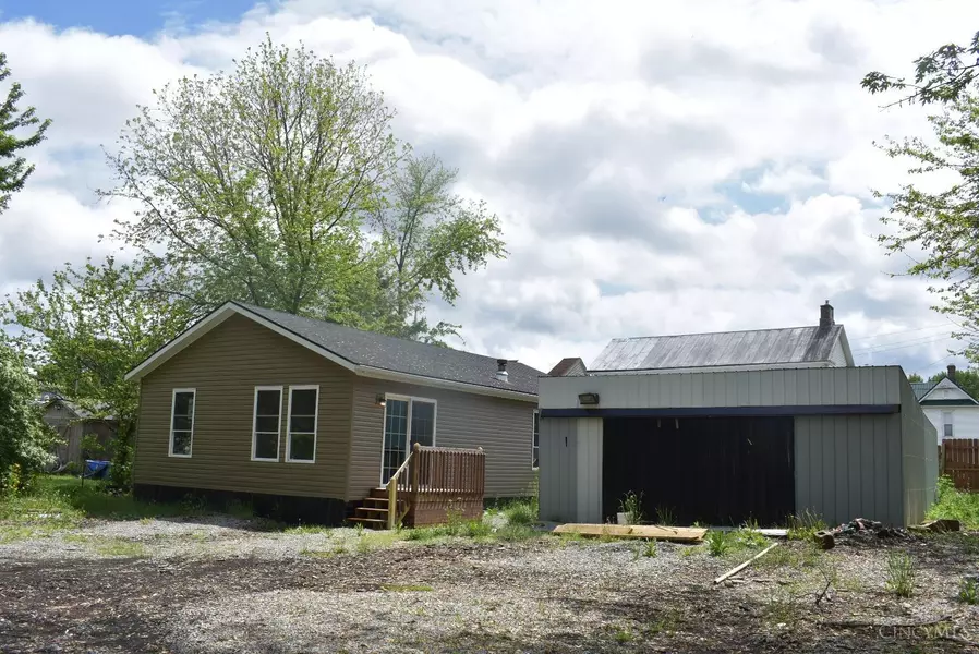67 Sweet St, Martinsville, OH 45146