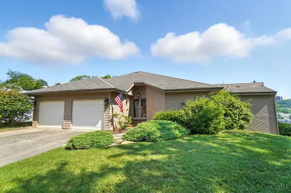 2088 Raeburn Dr, Cincinnati, OH 45223