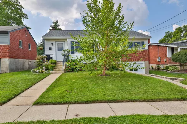 5771 Brandtmanor Dr, Green Twp, OH 45248