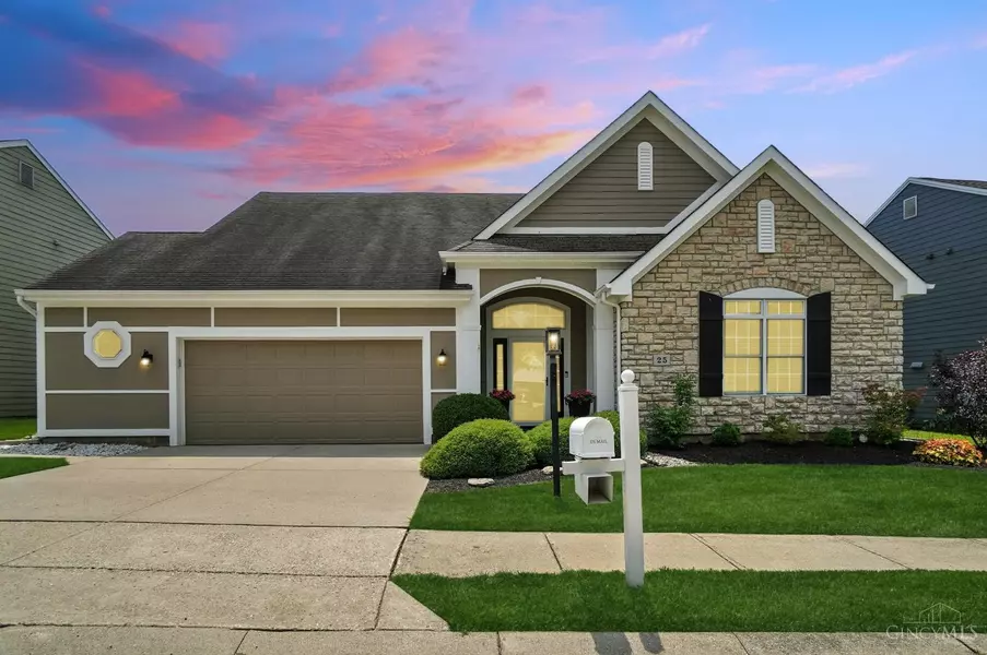 25 Woodcliff Blvd, Springboro, OH 45066