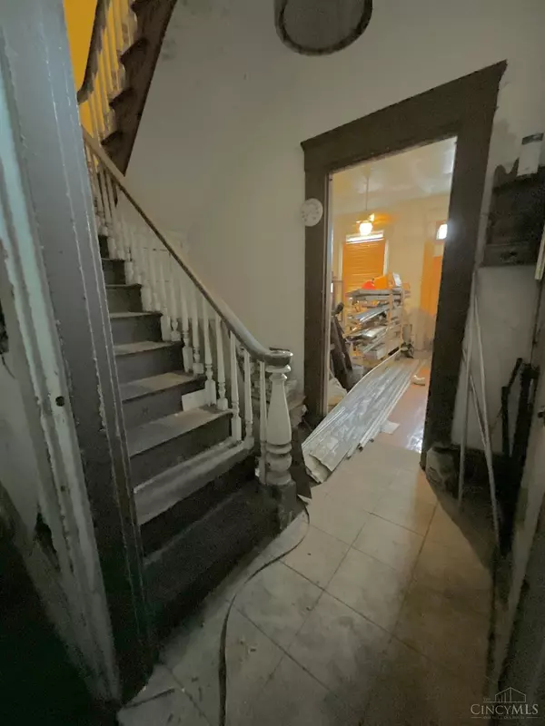 Cincinnati, OH 45214,923 Findlay St