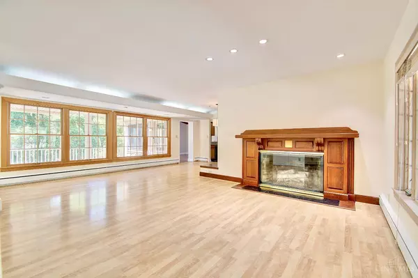 Wyoming, OH 45215,253 Compton Rd