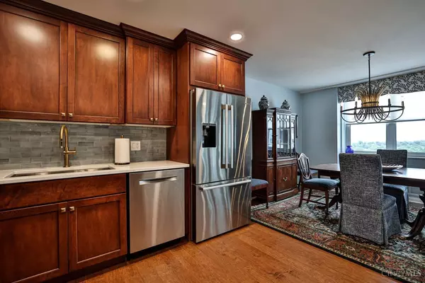 Cincinnati, OH 45208,2444 Madison Rd #912