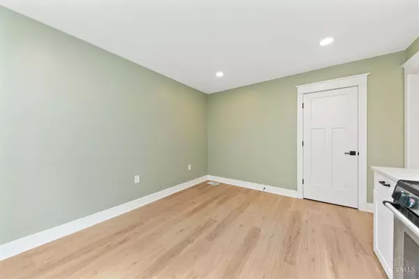 Cincinnati, OH 45227,6632 Roe St