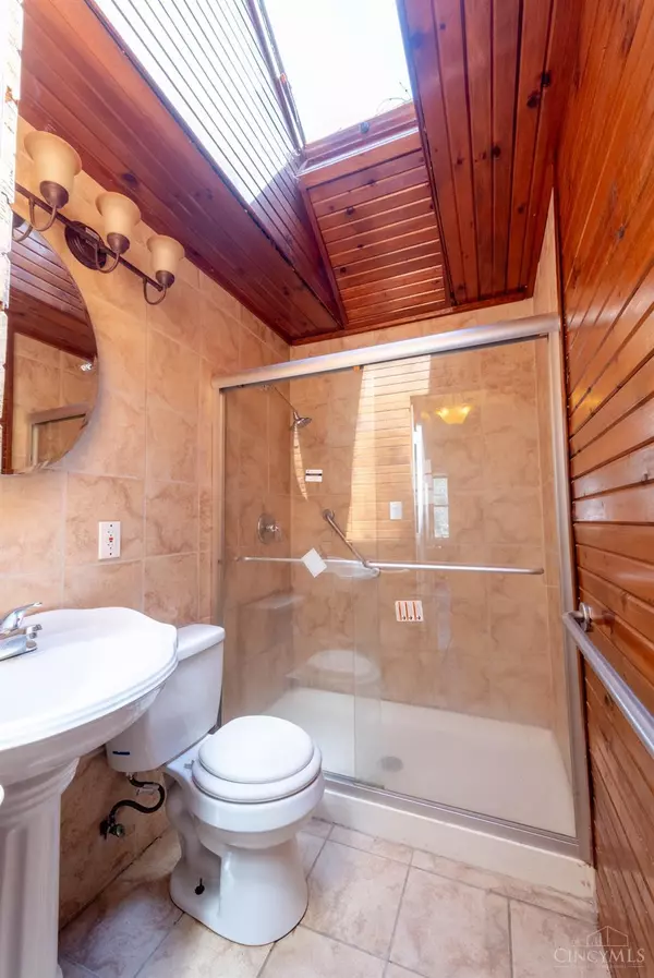 Cincinnati, OH 45238,1869 Ashbrook Dr