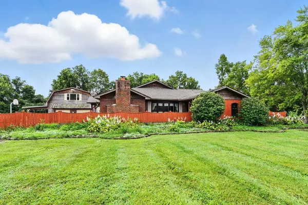 81 Grandview Dr, Lebanon, OH 45036