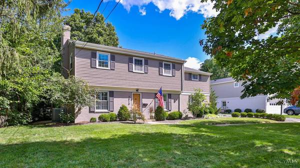7916 Jolain Dr, Montgomery, OH 45242
