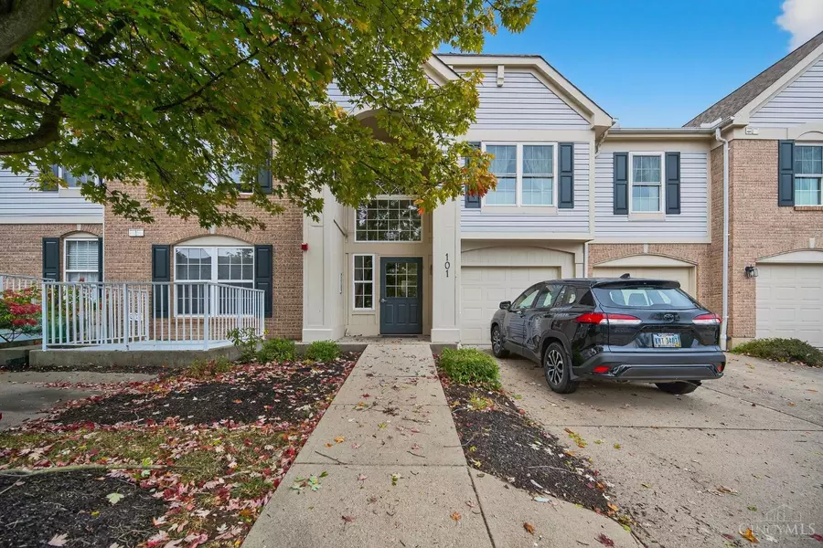 101 Logsby Pl #J, Milford, OH 45150