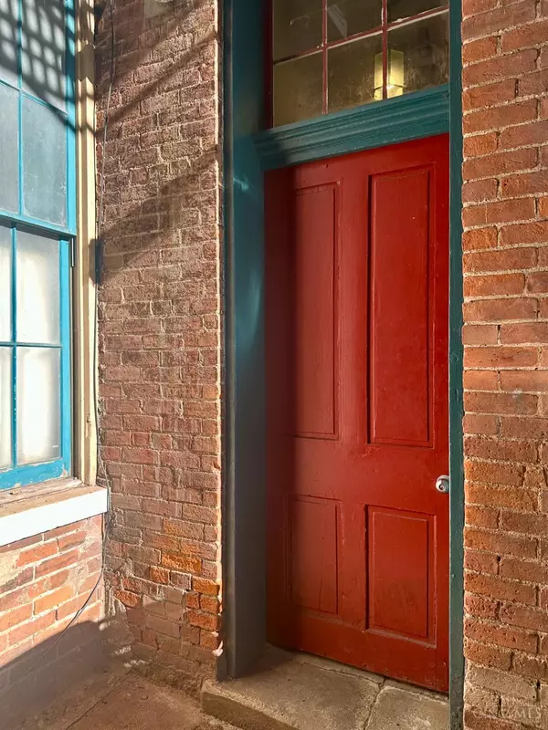 Cincinnati, OH 45202,1341 Main St #8