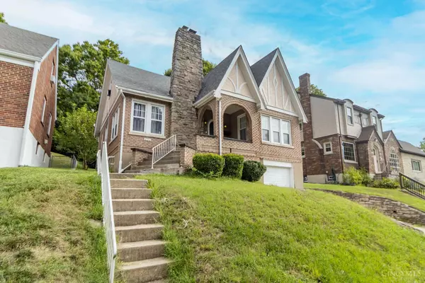 4330 Schulte Dr, Cincinnati, OH 45205