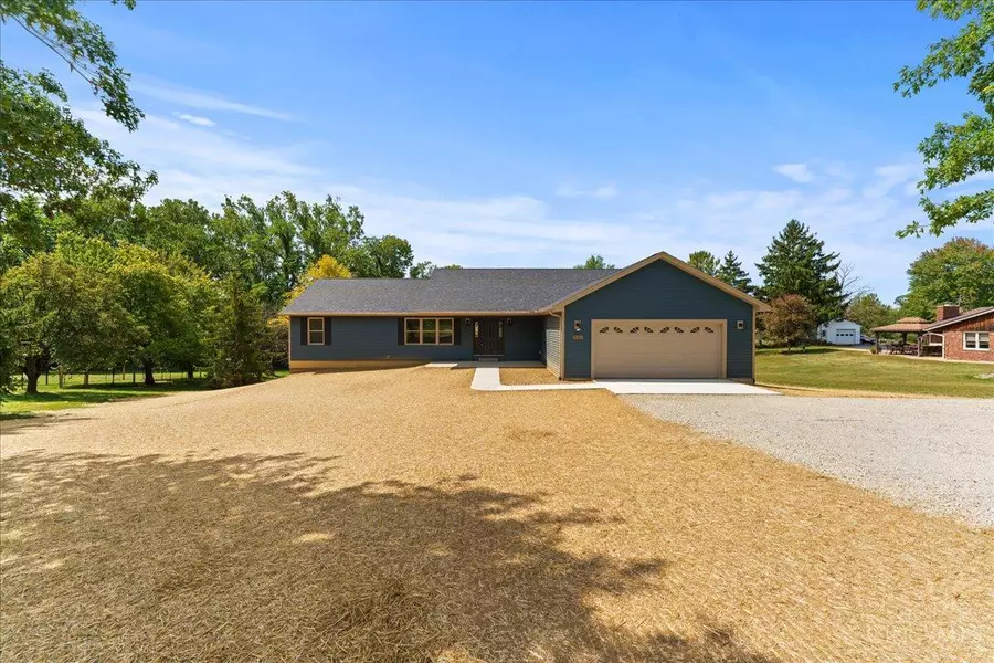421 Silver Creek Dr, Washington Twp, OH 45177