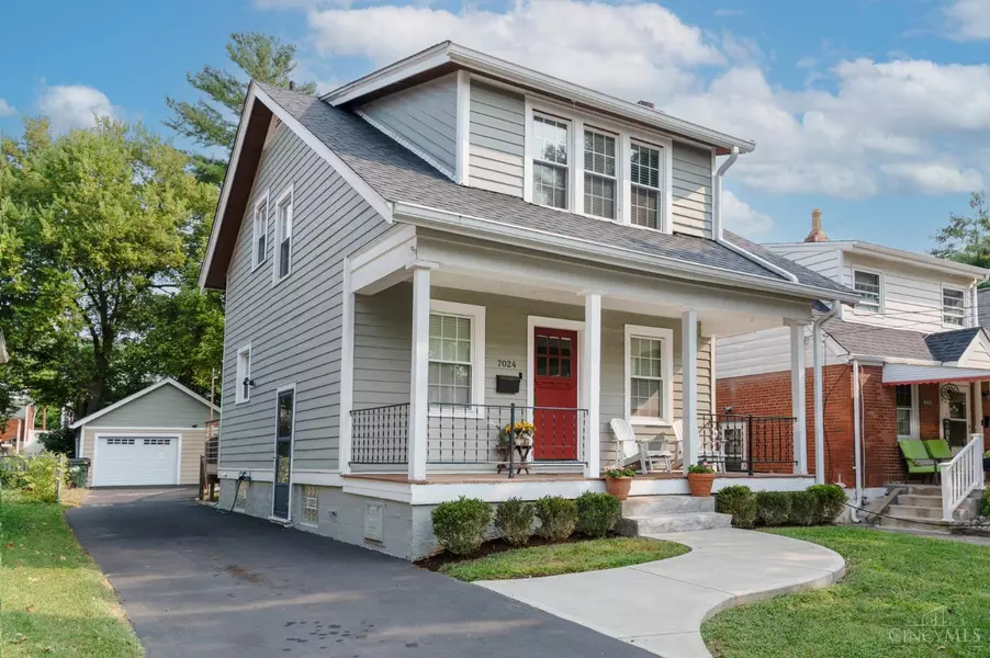 7024 Bramble Ave, Columbia Twp, OH 45227