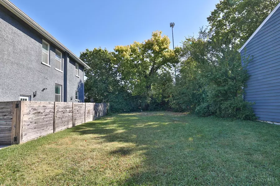 4050 Colerain Ave, Cincinnati, OH 45223